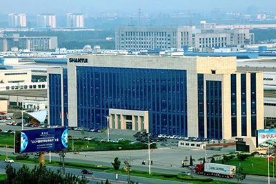 山東省正式發(fā)布首批223家“好品山東”品牌名單，“山推牌”推土機(jī)，壓路機(jī)、裝載機(jī)與履帶底盤、傳動(dòng)系統(tǒng)獲得認(rèn)可，榮登首批榜單。